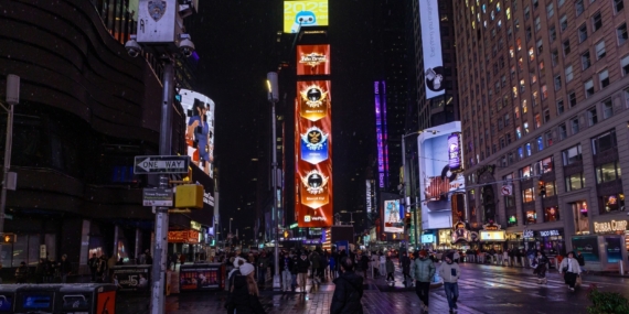 WePlay, Küresel Marka Bilinirliği Stratejisi Kapsamında New York Times Meydanı’nda Yer Aldı