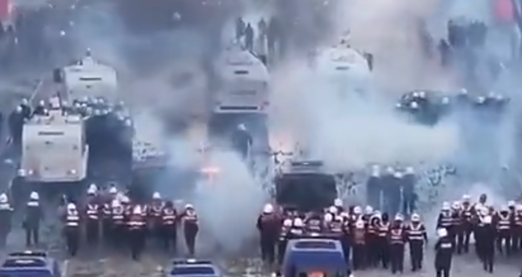Arnavutluk Başbakanı Edi Rama Protestocu Öğrencilere Diyalog Çağrısında Bulundu